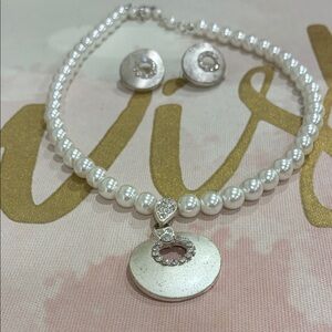 Vintage White Pearl Necklace with Silver Crystal Pendant - White